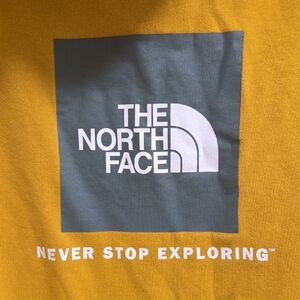 Men’s The North Face Mustard Yellow Hoodie Small Logo Graphic Pullover Streetwea